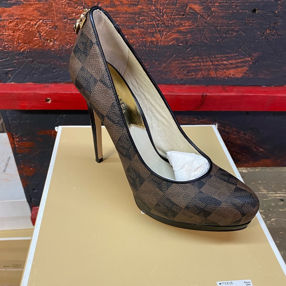 Michael Kors Hamilton Pump
